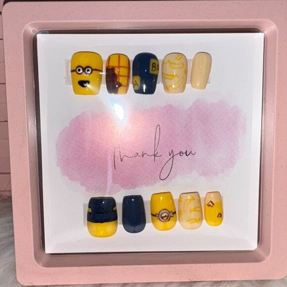 Minion Press-On or Glue-On Nails Size M - Picture 2 of 6